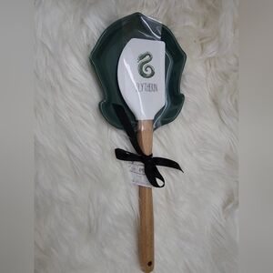 Rae Dunn Harry Potter Slytherin Spatula & Spoon Rest Set